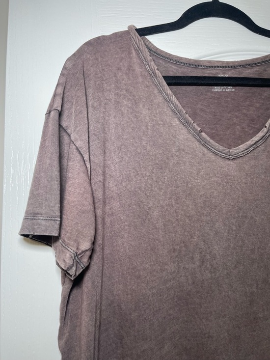 American Eagle Aerie Brown V-Neck Distressed Oversized Boyfriend Tee Size Medium - Picture 2 of 13